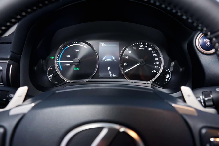 Панель приборов Lexus IS300h 2016 года  (WW) (фото 10 из 28)